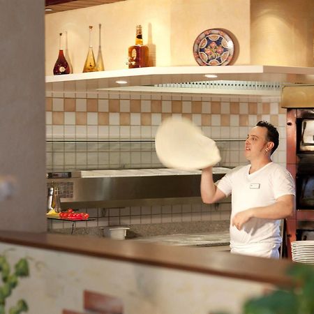 Hotel Fly Away Κλότεν Εστιατόριο φωτογραφία
