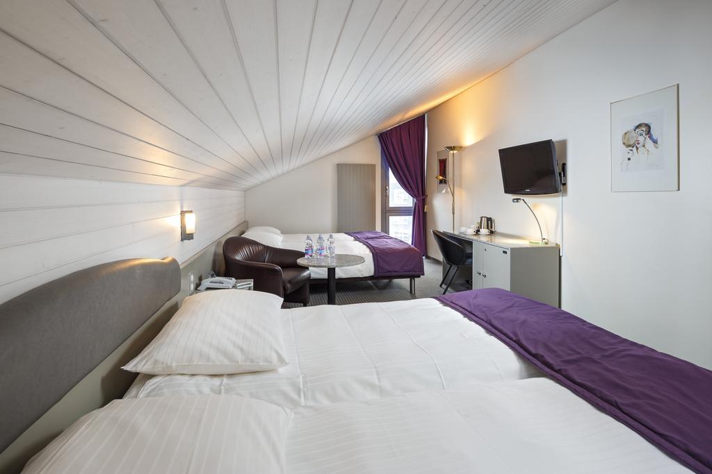 Hotel Fly Away Κλότεν Εξωτερικό φωτογραφία