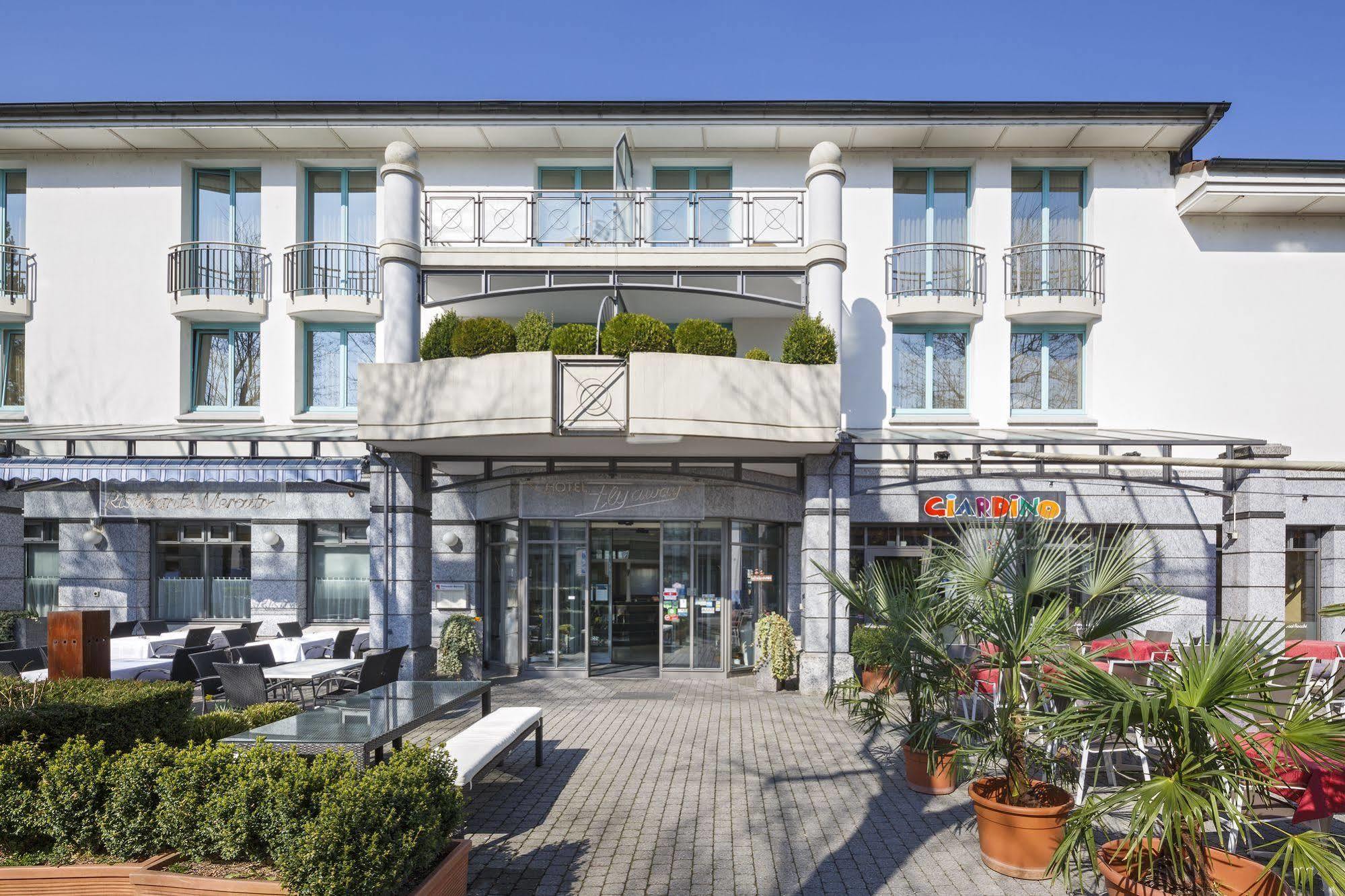 Hotel Fly Away Κλότεν Εξωτερικό φωτογραφία