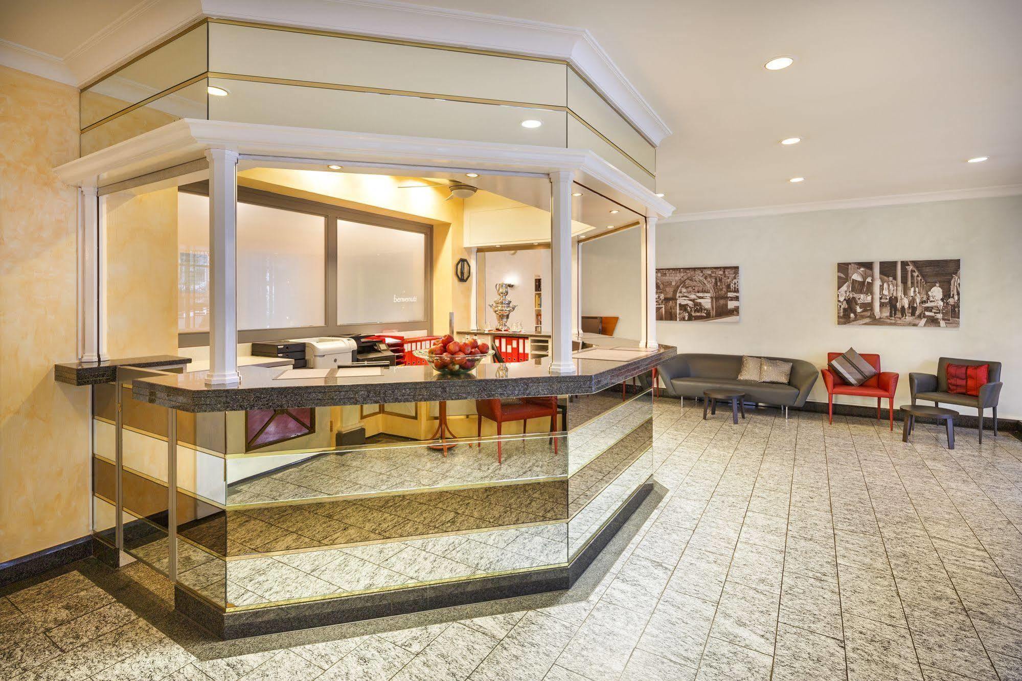Hotel Fly Away Κλότεν Εξωτερικό φωτογραφία