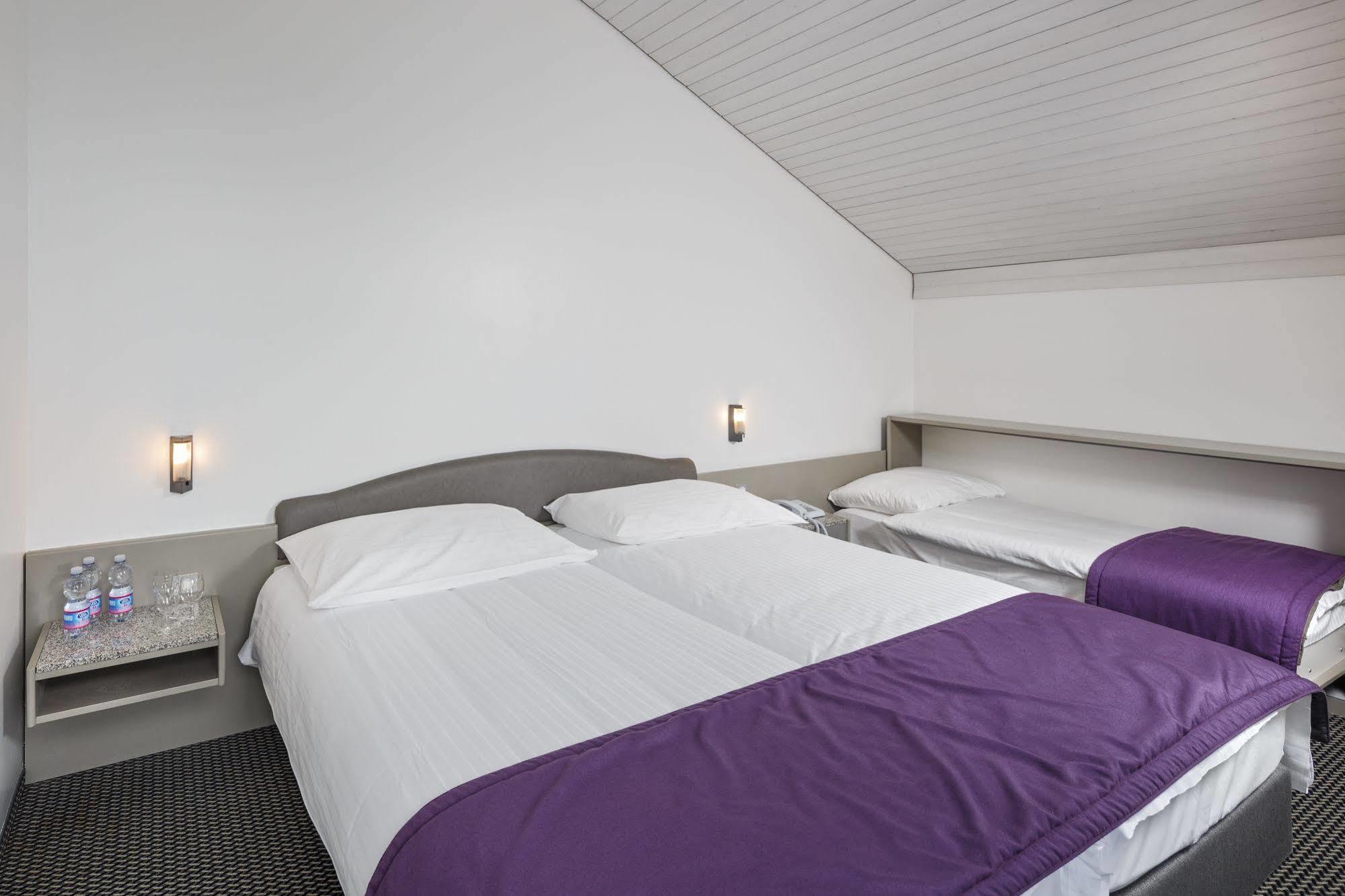 Hotel Fly Away Κλότεν Εξωτερικό φωτογραφία