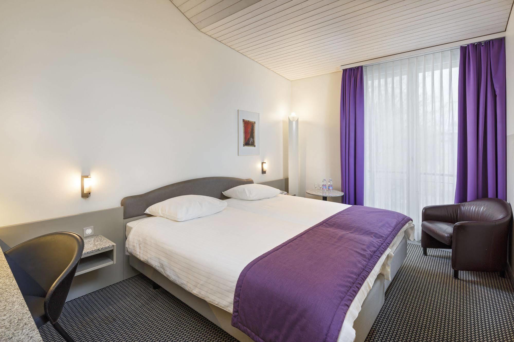 Hotel Fly Away Κλότεν Εξωτερικό φωτογραφία